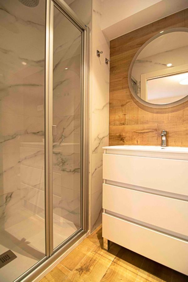 Apartamentos Leonor Málaga Exteriör bild