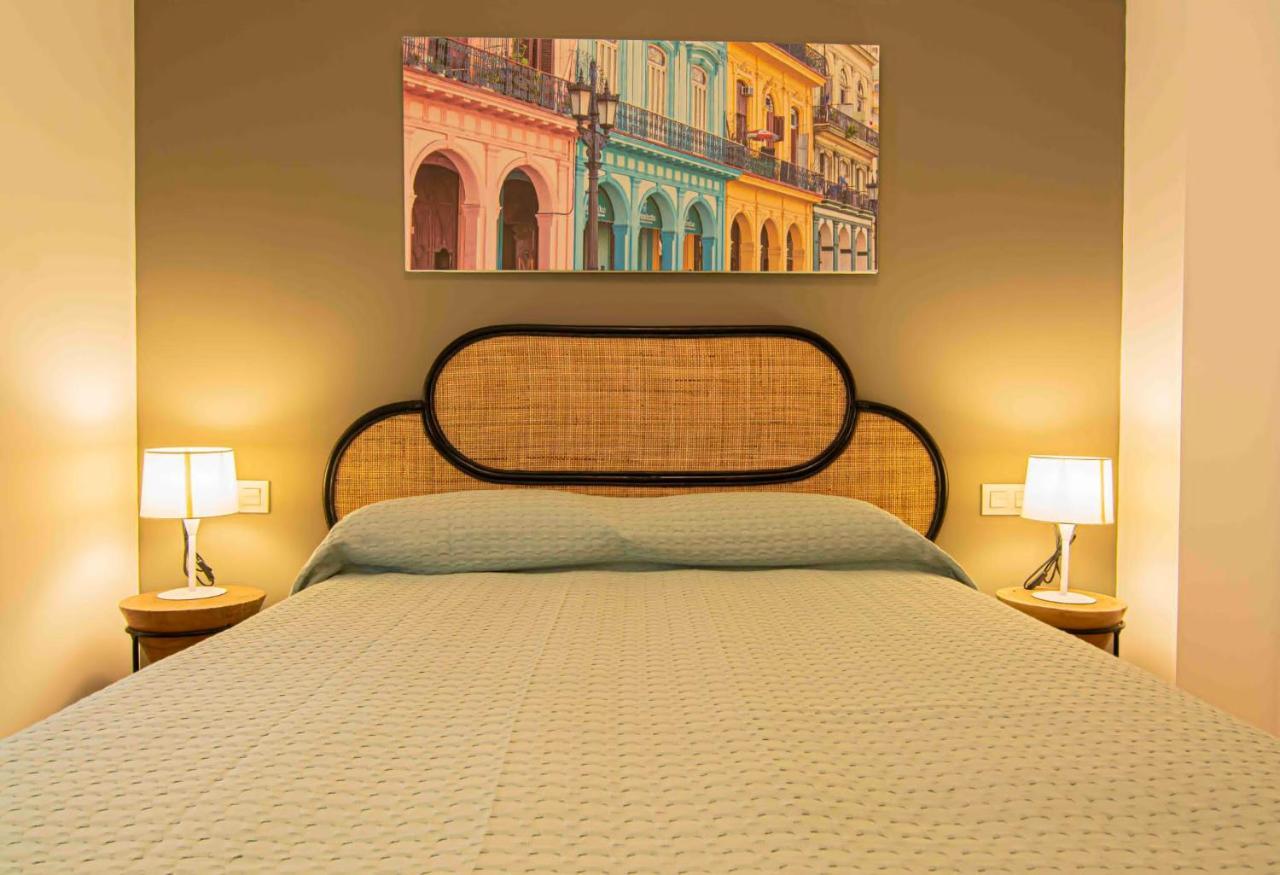 Apartamentos Leonor Málaga Exteriör bild
