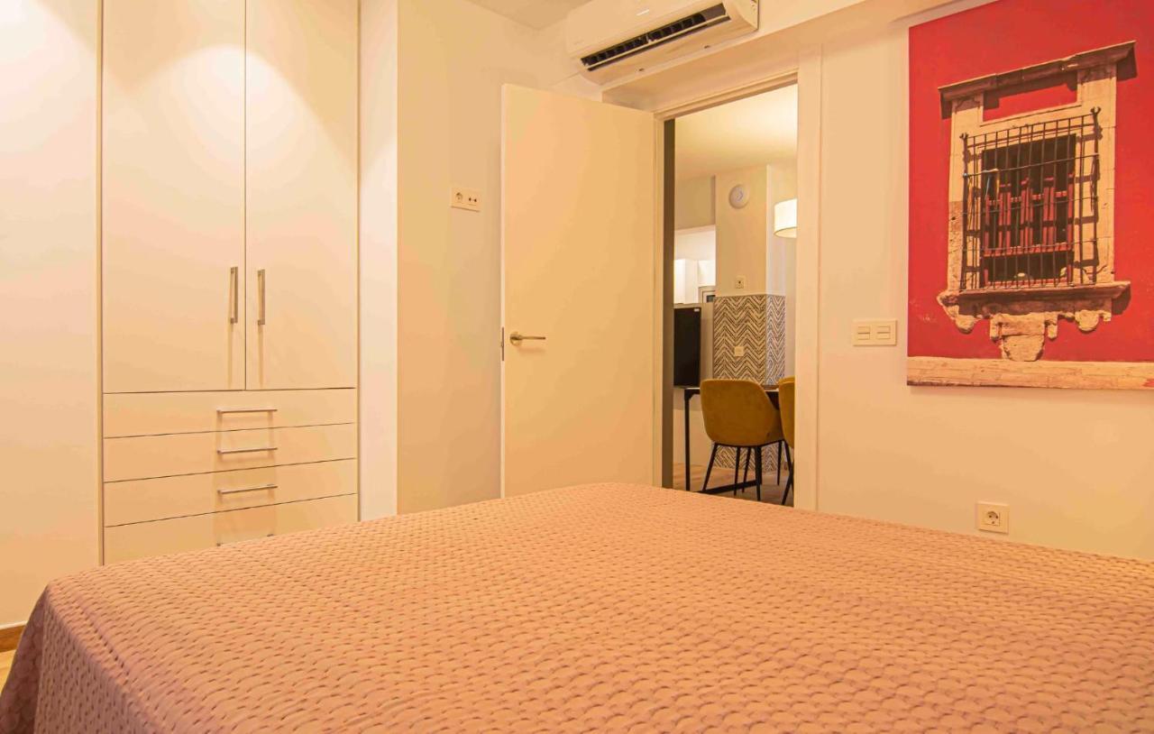 Apartamentos Leonor Málaga Exteriör bild