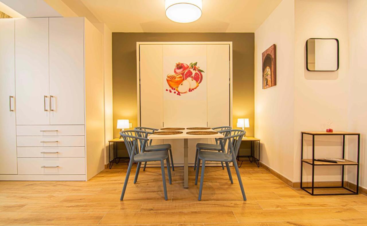 Apartamentos Leonor Málaga Exteriör bild