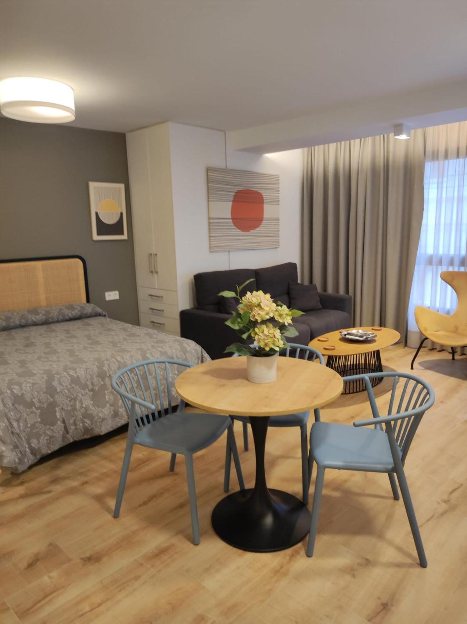 Apartamentos Leonor Málaga Exteriör bild